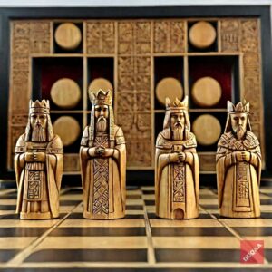 Stylish wooden gifts for corporate events by Duqaa.